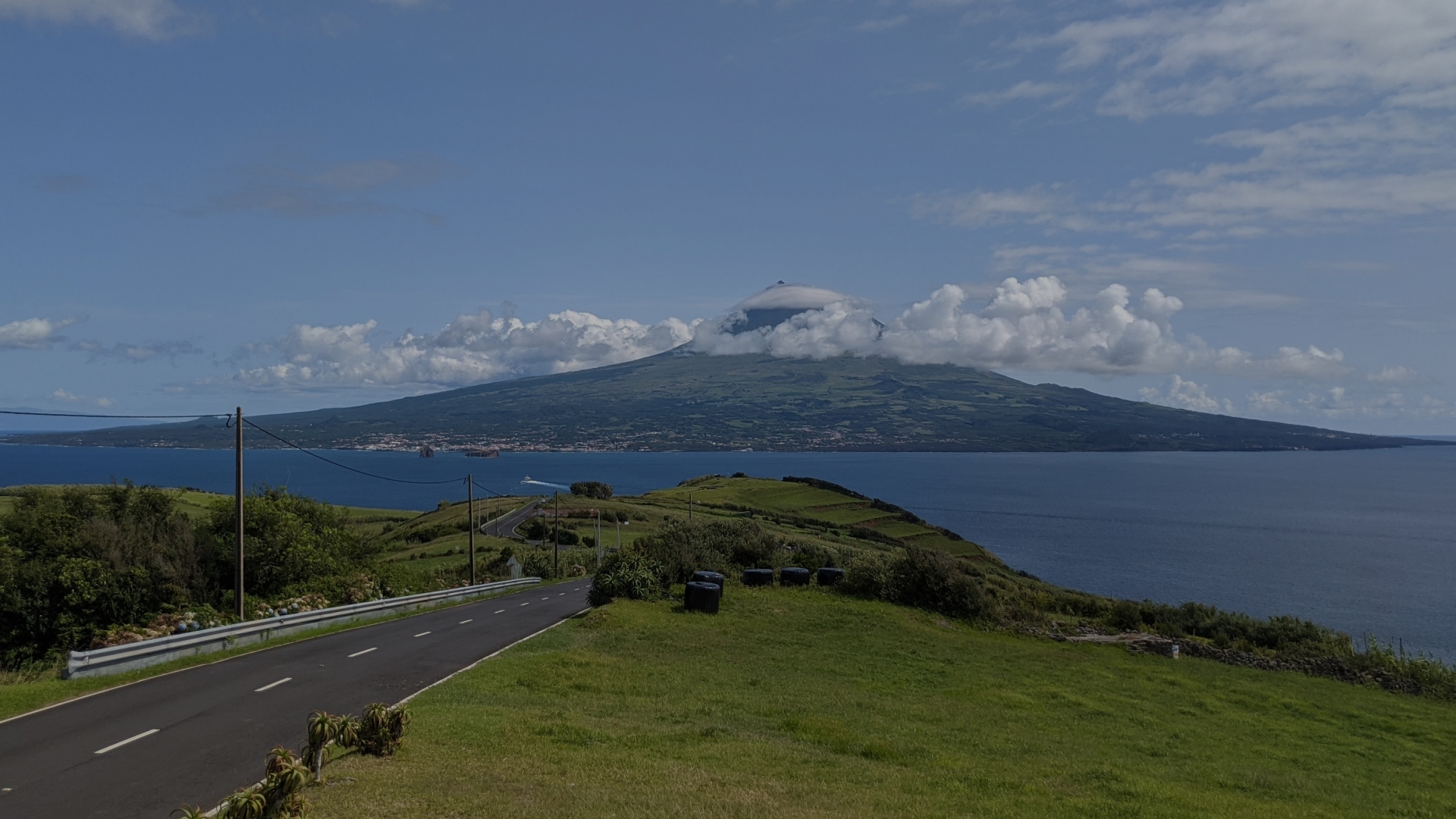 Cabo submarino chega ao Faial