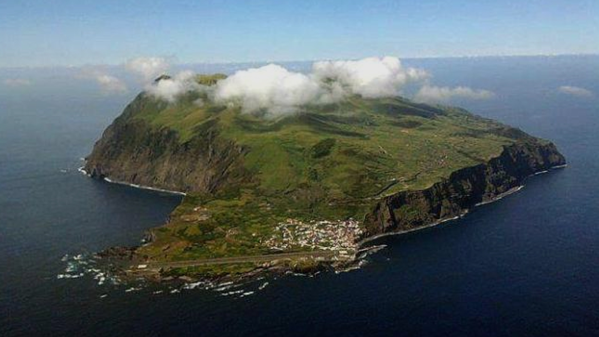 Entrada ao serviço do cabo submarino para as Flores e Corvo