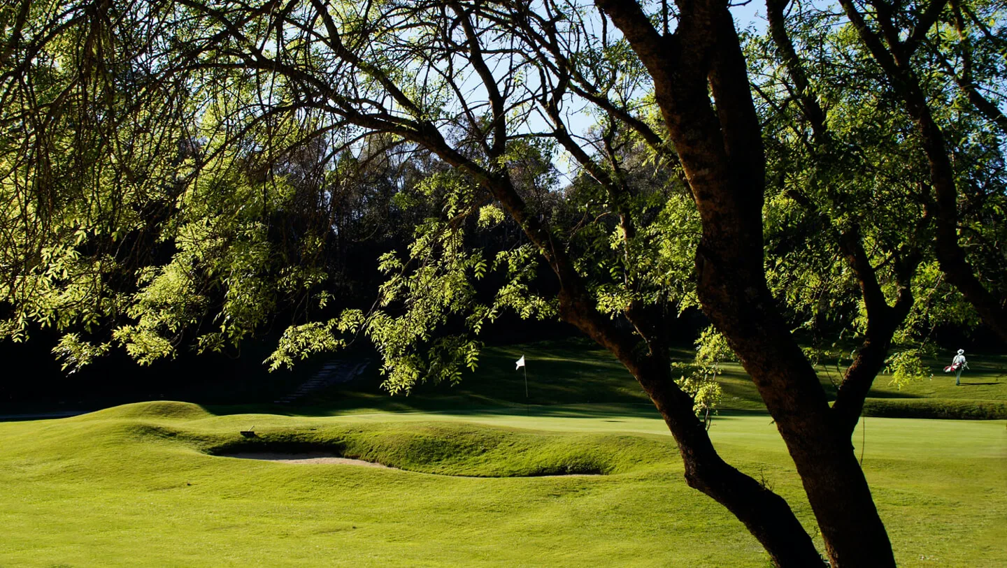 Dezasseis, um dos buracos mais exigentes do campo